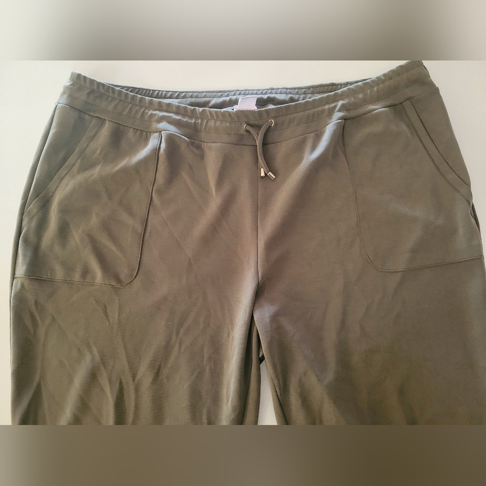 Chico's Zenergy Olive Drawstring Crop Track/Gym Pants Pull On 4R/20-22 - Picture 11 of 16